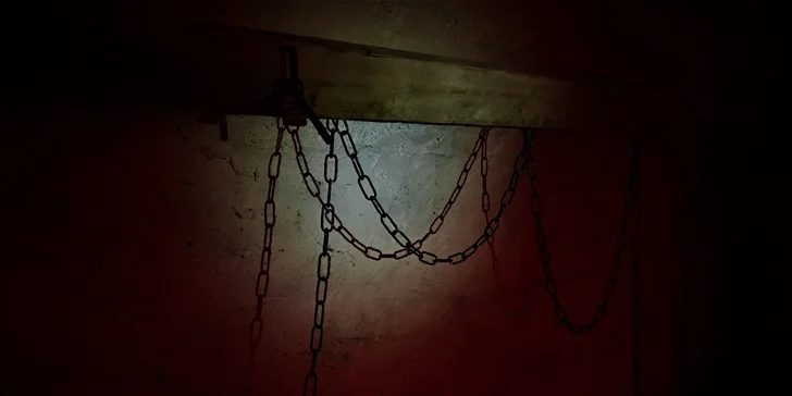 Úniková hra Tortura s ponurou atmosférou: 60 minut až pro 5 hráčů