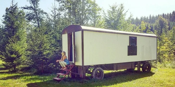 4 nebo 7 dní meditace: Terapie tmou s konzultacemi a celodenní stravou
