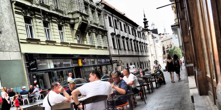 Zažeňte hlad: 2 napěchované hovězí burgery Elektra s porcí hranolků