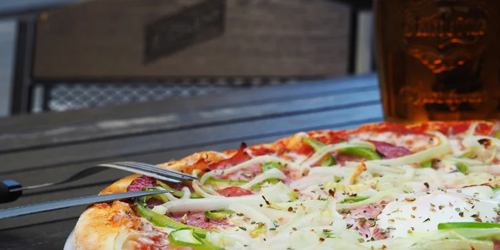 2x pizza podle výběru, ∅ 32 cm: Hawai, Funghi, Mexicana a další