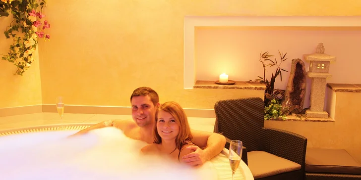 3 dny v centru Českého Krumlova: privátní wellness a snídaně s donáškou