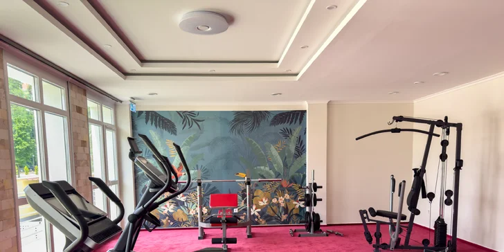 V ceně máte rovněž neomezený vstup do fitness. 