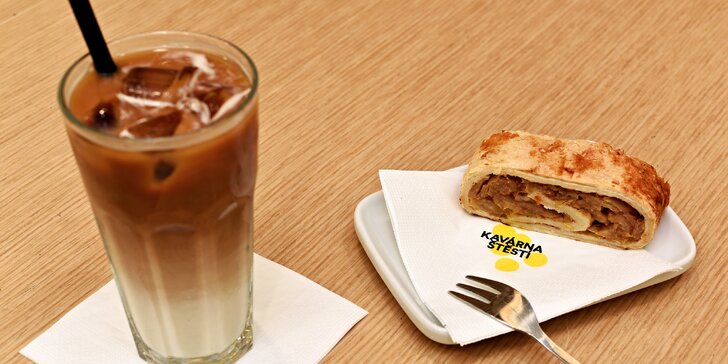 Osvěžení v Kavárně Štěstí: limonáda, káva nebo čaj a třeba i sladkost