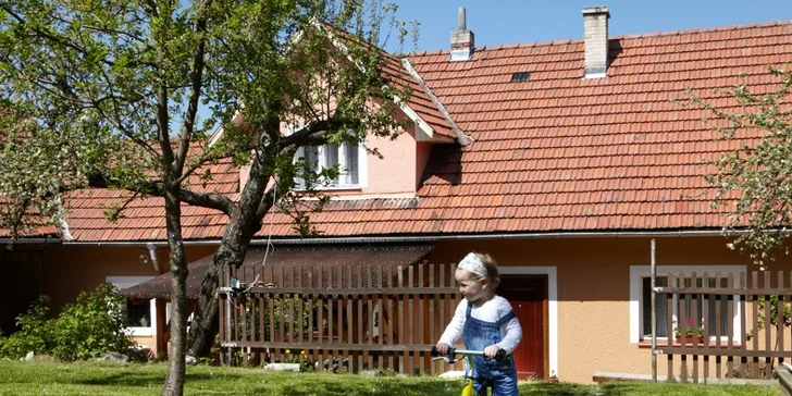 Dovolená jako u babičky: pronájem chalupy pro 10–14 osob s finskou saunou