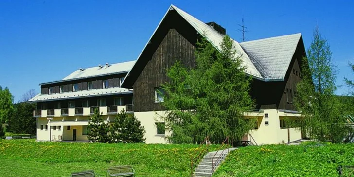 Báječné babí léto v srdci Jeseníků v rodinném hotelu s polopenzí pro dva