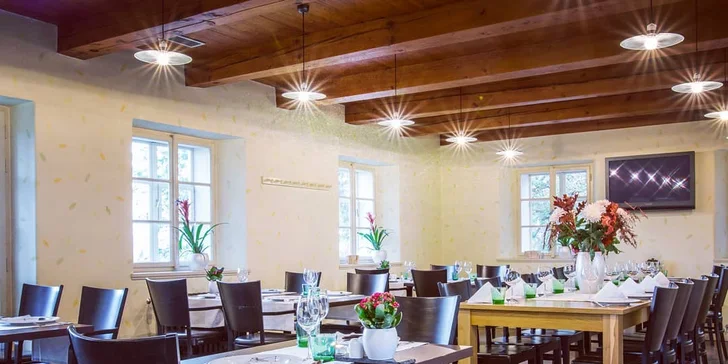 Relax v designovém hotelu: polopenze, privátní sauna i vstup do bazénu