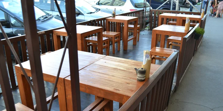 Až 44 kousků lahodného sushi v nové restauraci: losos, avokádo i tuňák