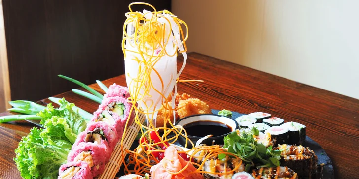 Sushi sety podávané na suchém ledu: 14 i 34 ks s lososem, tuňákem i vege
