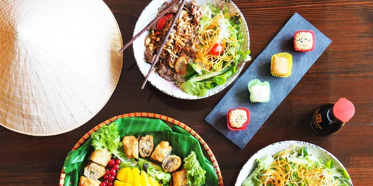 Autentické vietnamské menu pro 2: bůček z grilu a tofu nebo Bún bò Nam Bộ
