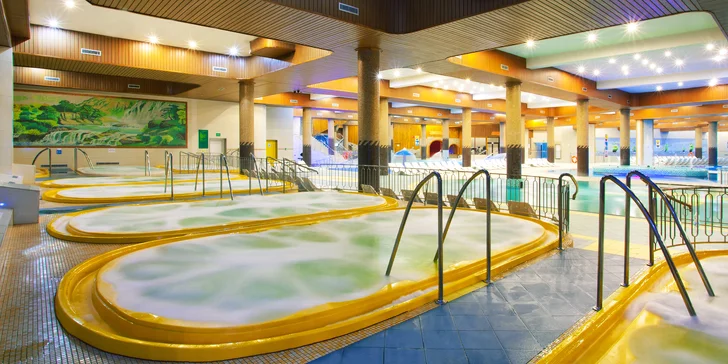 Hotel s aquaparkem v polské Karpaczi nemá chybu. Vstup do bazénů, vířivek i saun máte neomezený. 