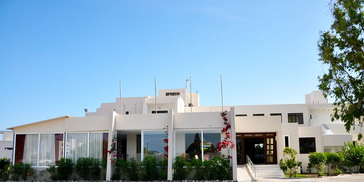 Rhodos: 3* hotel 200 m od pláže, all inclusive light, letenka, transfer, delegát