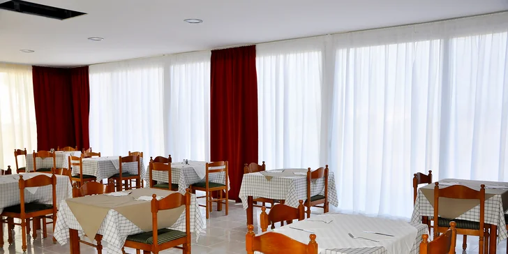 Rhodos: 3* hotel 200 m od pláže, all inclusive light, letenka, transfer, delegát