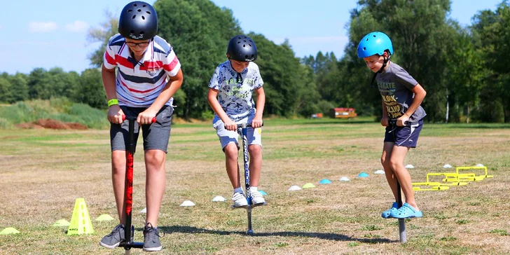Půjčení atrakcí v lanovém centru: Segway, klokaní boty, pogo tyč i Spikeball