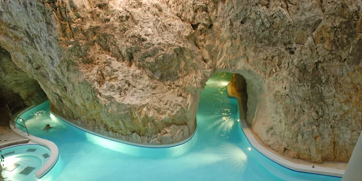 Romantický wellness pobyt plný relaxace s polopenzí u jeskynních termálů