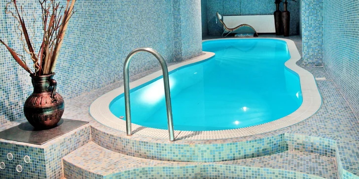 2 nebo 3 dny v rustikálním hotelu: pobyt v centru města jen 500 m od hradu