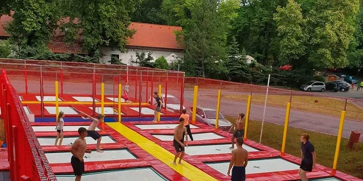 Celodenní vstupné do největšího outdoorového trampolínového centra v ČR