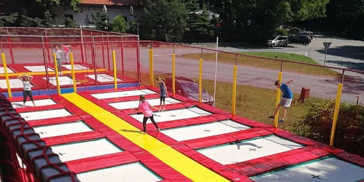 Celodenní vstupné do největšího outdoorového trampolínového centra v ČR