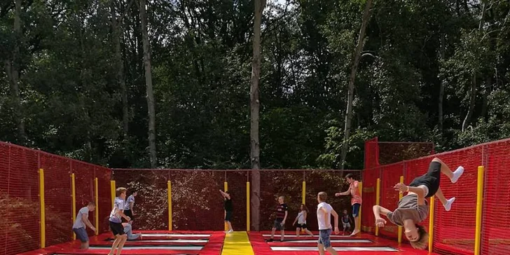 Celodenní vstupné do největšího outdoorového trampolínového centra v ČR