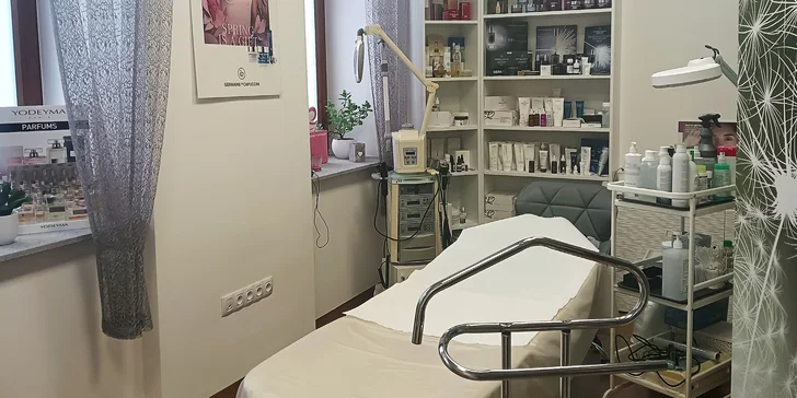 Čeká vás i čištění pleti, peeling a depilace nežádoucích chloupků v obličeji.