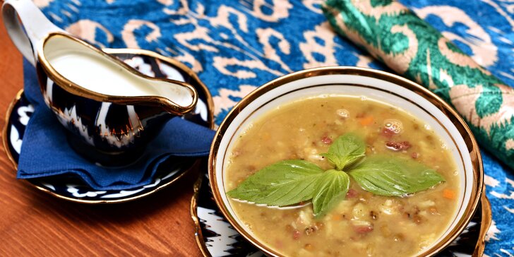 Uzbecké degustační menu: salát Incha, polévka Mašchurda i tradiční dezert