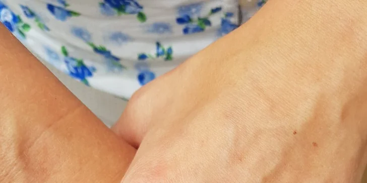 Krásné nehty: gellak na ruce nebo nohy včetně suché manikúry