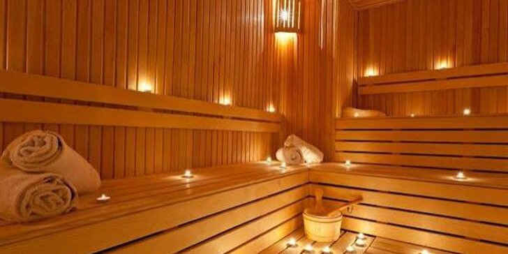 Soukromý relax pro dva: Sauna, vířivka a božský klid v Sokol Wellness