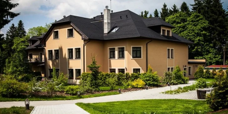 Romance v Mariánských Lázních v hotelu Morris: polopenze i wellness balíček