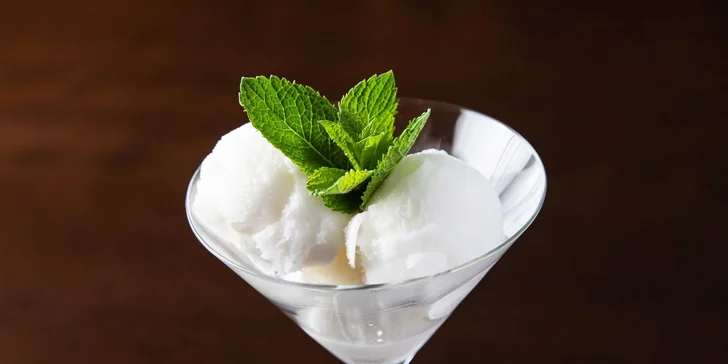 Tříchodové degustační letní menu pro dvě osoby: tuňák i grilovaný mečoun