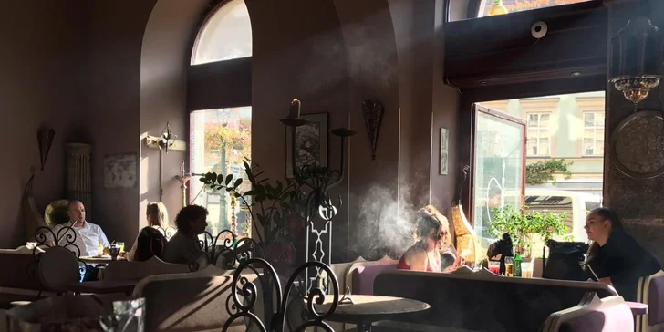 Přijďte nasát vůni exotiky: Shisha a 2× virgin drink v orientálním lounge
