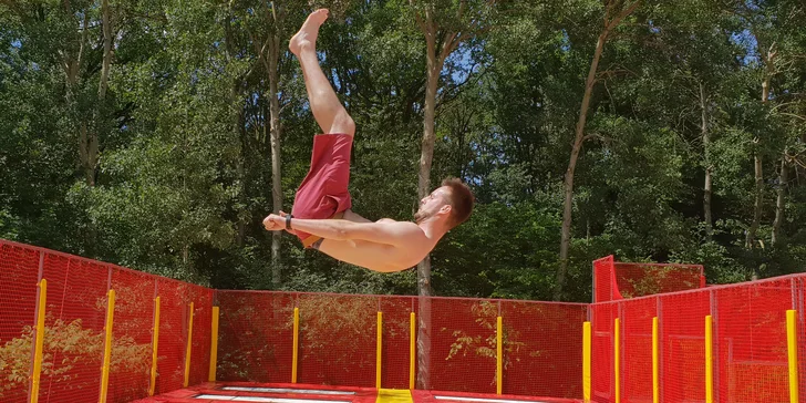 Celodenní vstupné do největšího outdoorového trampolínového centra v ČR