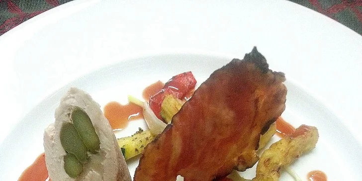 Lahodné degustační menu pro 2 osoby ve Zlatých časech