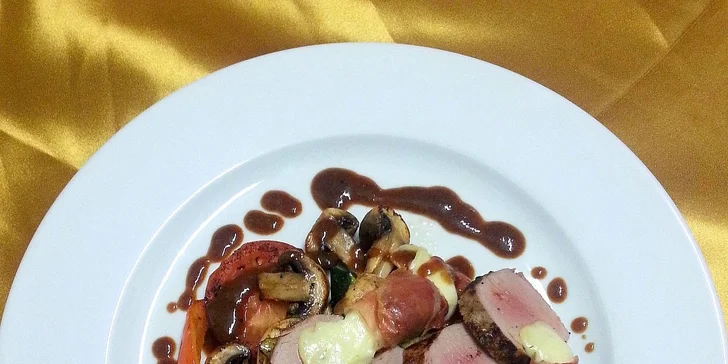 Lahodné degustační menu pro 2 osoby ve Zlatých časech