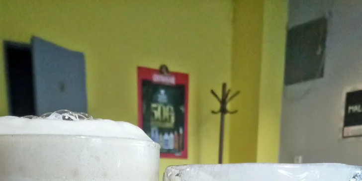 Dostaveníčko v Dostavníku: 2 piva ze široké nabídky nebo pivo a utopenec