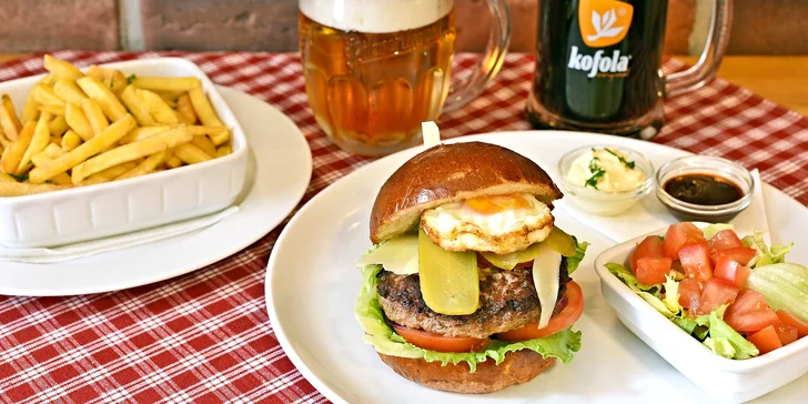 Nálož pro 1 nebo 2: 300g americký burger dvouručák s pivem či kofolou