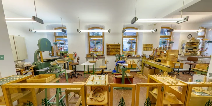 Adventní Seiffen a Freiberg se slavnostním průvodem horníků