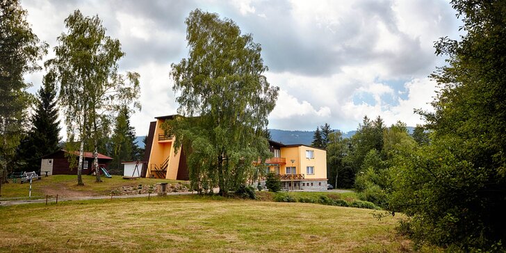 Relax v horském hotelu v Beskydech: Polopenze, neomezený bazén i masáž
