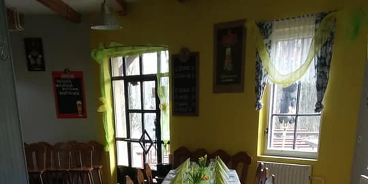 Dostaveníčko v Dostavníku: 2 piva ze široké nabídky nebo pivo a utopenec