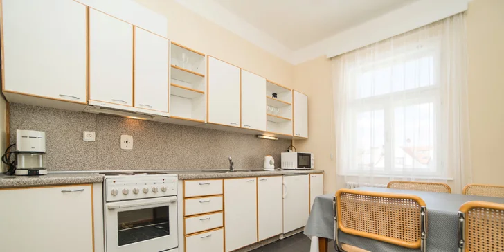 V apartmánech je i kuchyňka s jídelním koutem.
