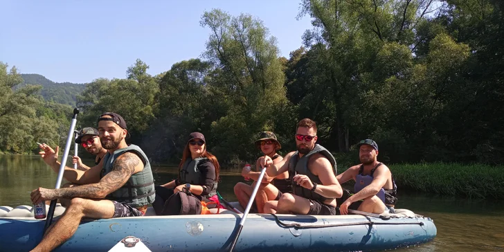 Počas splavu Váhu sa môžete kochať krásou vŕbovských lužných lesov
