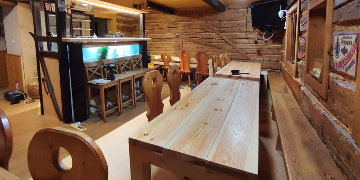 Nechybí samoobslužný bar.