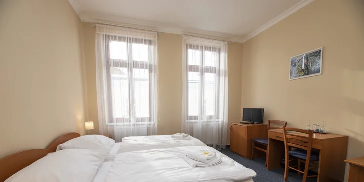 V každém pokoji je LCD TV a minibar. 