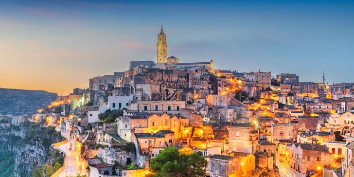 Ikonická Matera známá z bondovky nebo filmu Mela Gibsona je jen 1 hodinu autem.