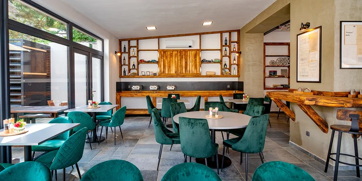 Právě tady se nachází moderní rodinný hotel Smrž.