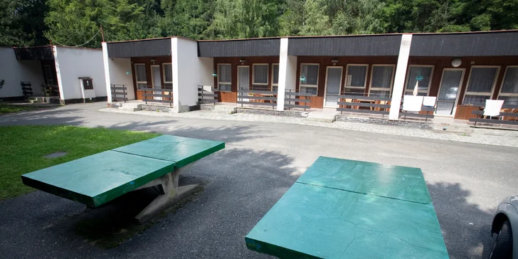 A nezapomeňte si pálky na ping pong, stoly jsou vám k dispozici.