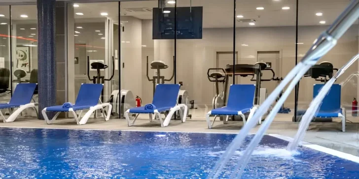 V hotelu nechybí bazén ani posilovna.