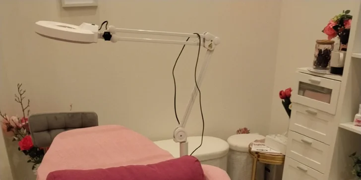 Luxury ošetření je skvělou volbou pro intenzivní hydrataci, podporu elasticity a celkové rozmazlení pleti díky kombinaci kolagenu, séra a hloubkové péče. 


