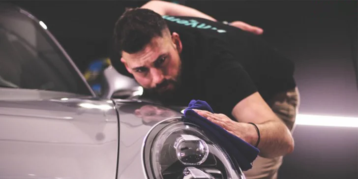 Precizní servis pro váš vůz: čištění exteriéru, interiéru i dezinfekce ozónem