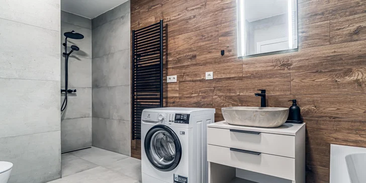 Každý apartmán má dvě koupelny.