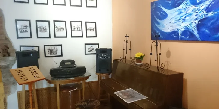 Nebo spojte návštěvu kavárny s některou kulturní akcí.