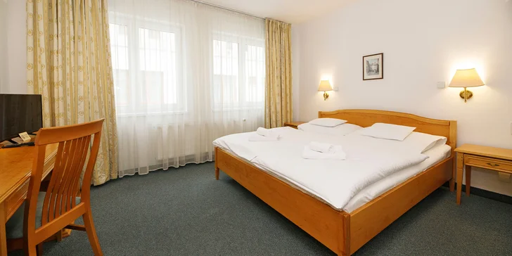 Hotel stojí v klidné čtvrti Královské Vinohrady.